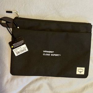 Osprey dark gray pouch with double zip pockets
